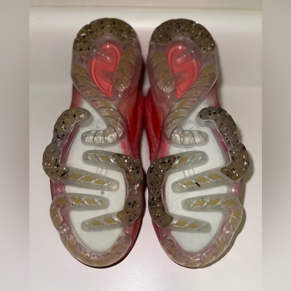 Nike Air Vapormax 2021 Flyknit red women’s size 7.5 - Picture 6 of 15